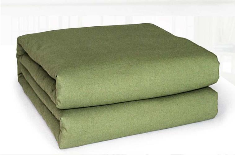 棉被采用的是得天独厚的优质新疆棉不添加任何的短绒棉或化学纤维
